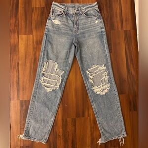 Distressed Baggy Straight Jean